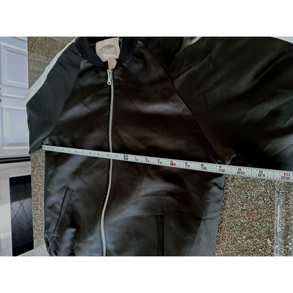 Forever 21 Satin Bomber Jacket Womans SCrane Birds Embroidered Full Zip Pockets - Picture 6 of 12